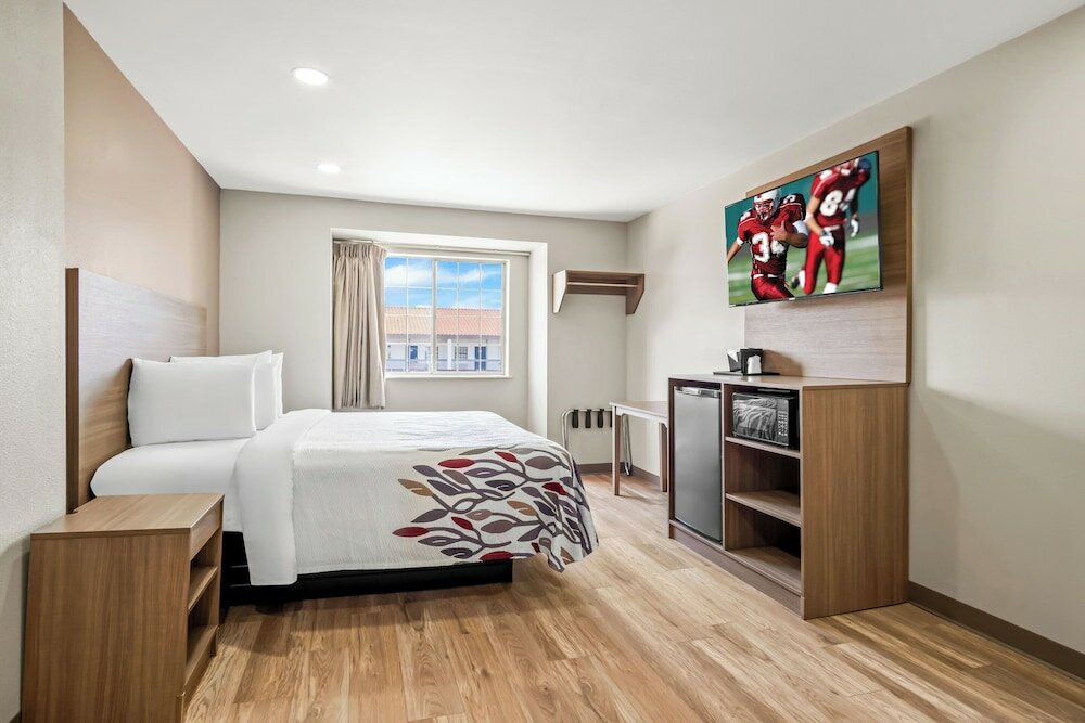 Фото Regency Inn & Suites