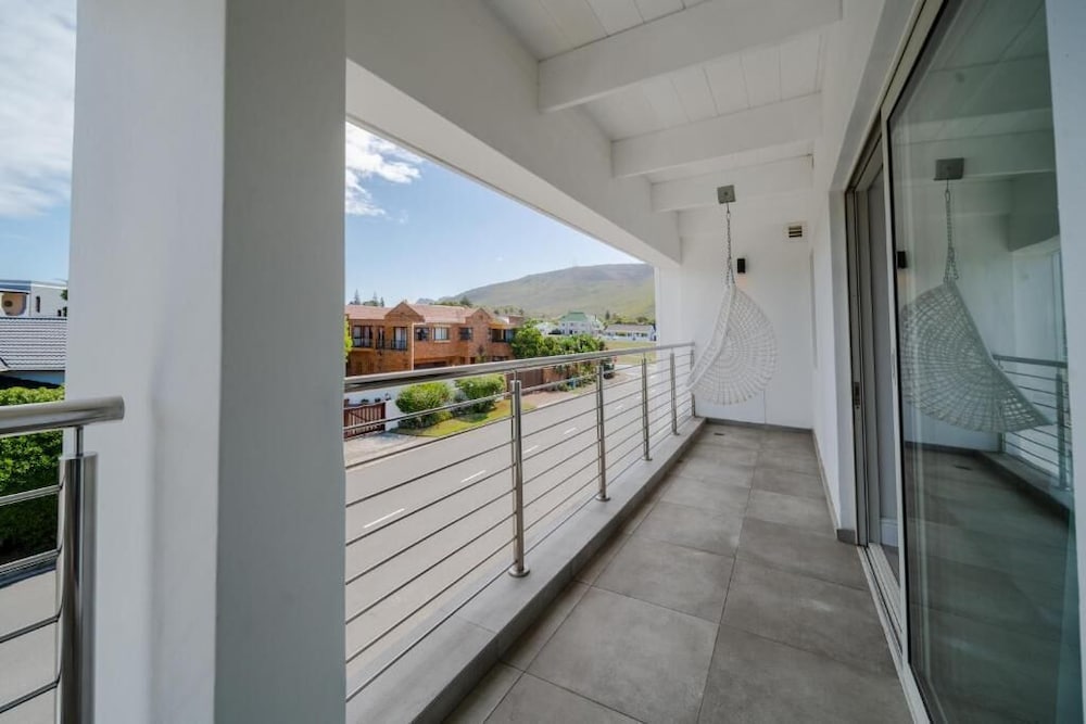 Фото One Marine Drive Boutique Hotel