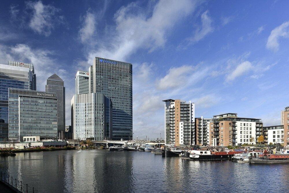 Фото Fraser Place Canary Wharf