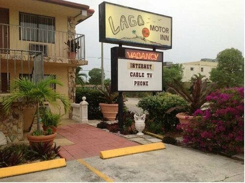 Гостиница Lago Motor Inn в Лейк Уорте