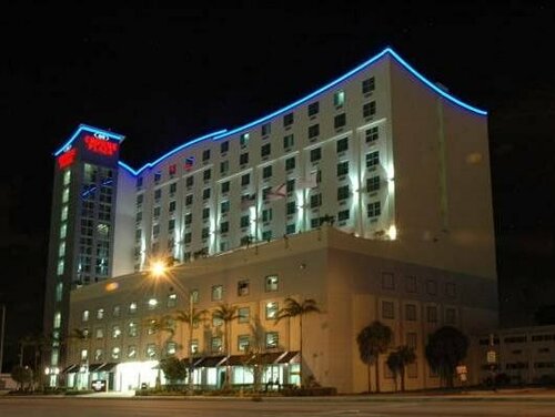 Внешний вид отеля Crowne Plaza Hotel Fort Lauderdale Airport/Cruiseport, an Ihg Hotel в Форт-Лодердейле, фото 4