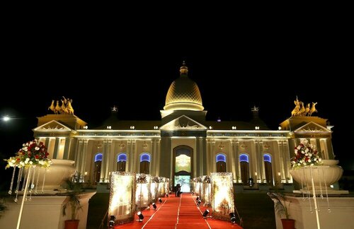 Гостиница Sheraton Grand Palace Indore в Девасе