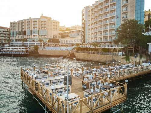 Гостиница Charisma De Luxe Hotel в Кушадасы