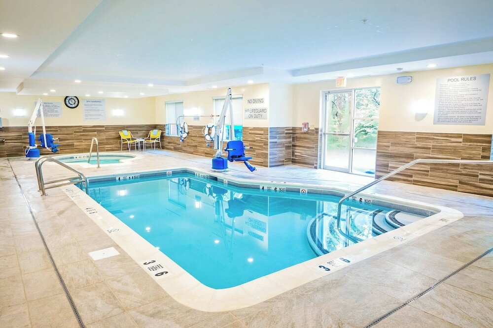 Фото Fairfield Inn by Marriott Medford Long Island