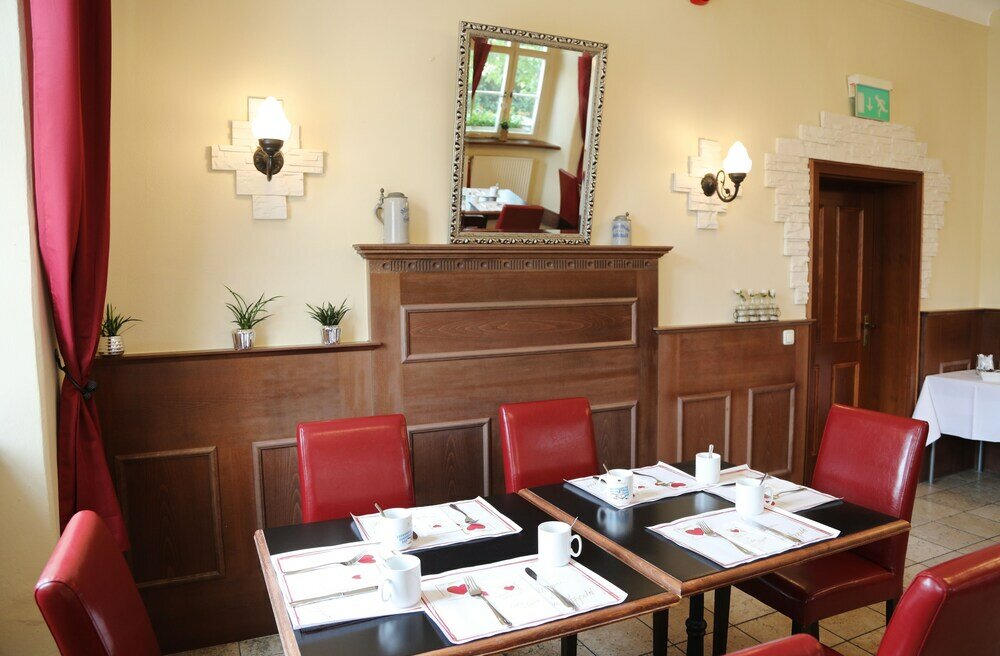 Фото Hotel Goldener Adler