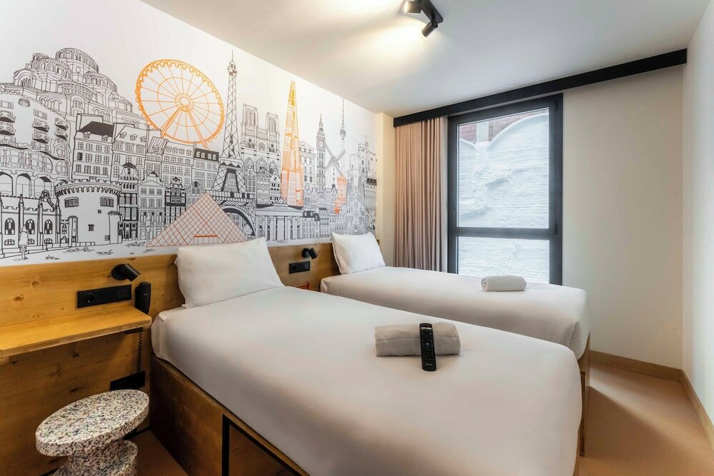 Фото EasyHotel Barcelona La Sagrera