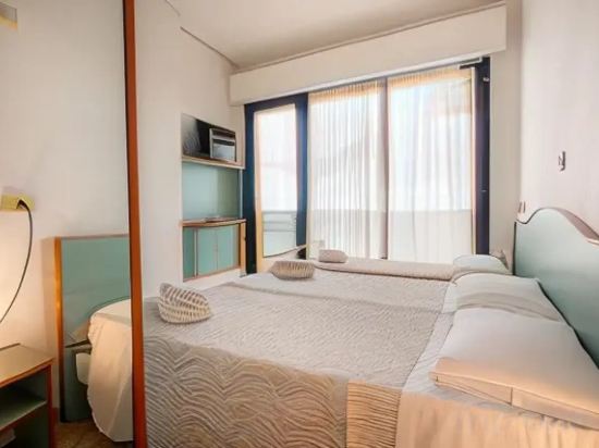 Фото Hotel Crown
