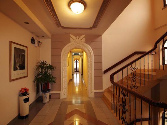 Фото The Spring Hotel