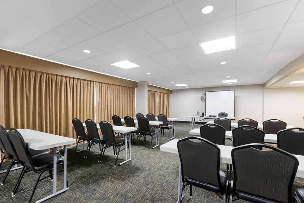 Фото Best Western Plus Midwest Inn