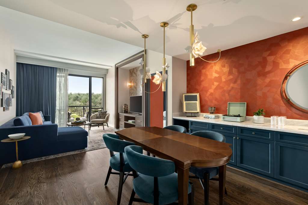 Фото Valley Hotel Homewood Birmingham, Curio Collection by Hilton