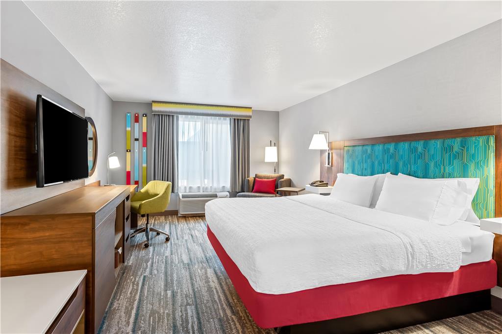 Фото Hampton Inn & Suites Lathrop