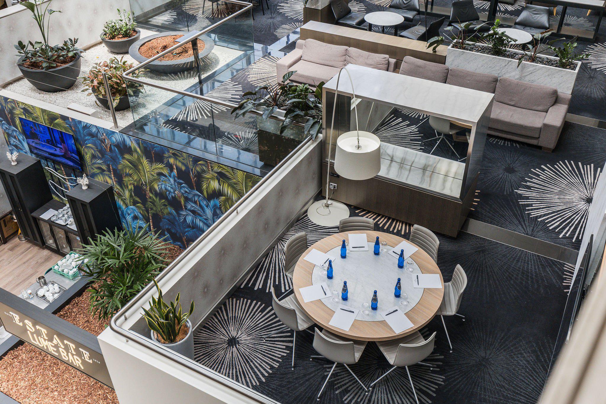 Фото Crowne Plaza Canberra