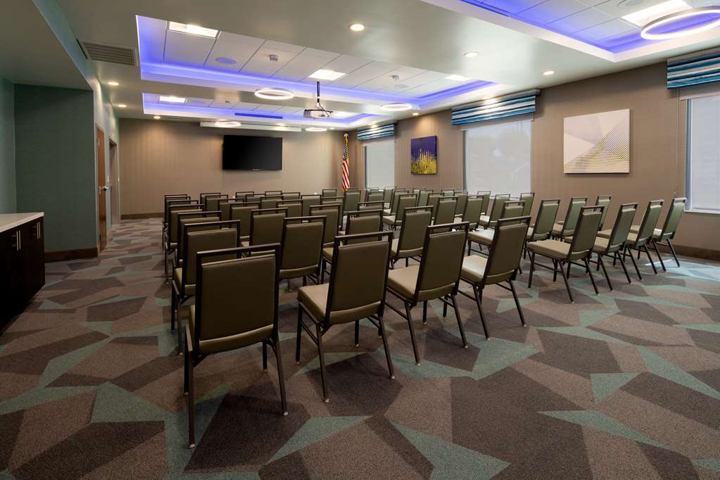 Фото Hampton Inn & Suites Gilroy