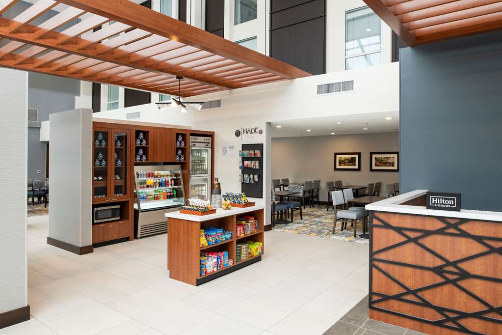 Фото DoubleTree by Hilton Madison East
