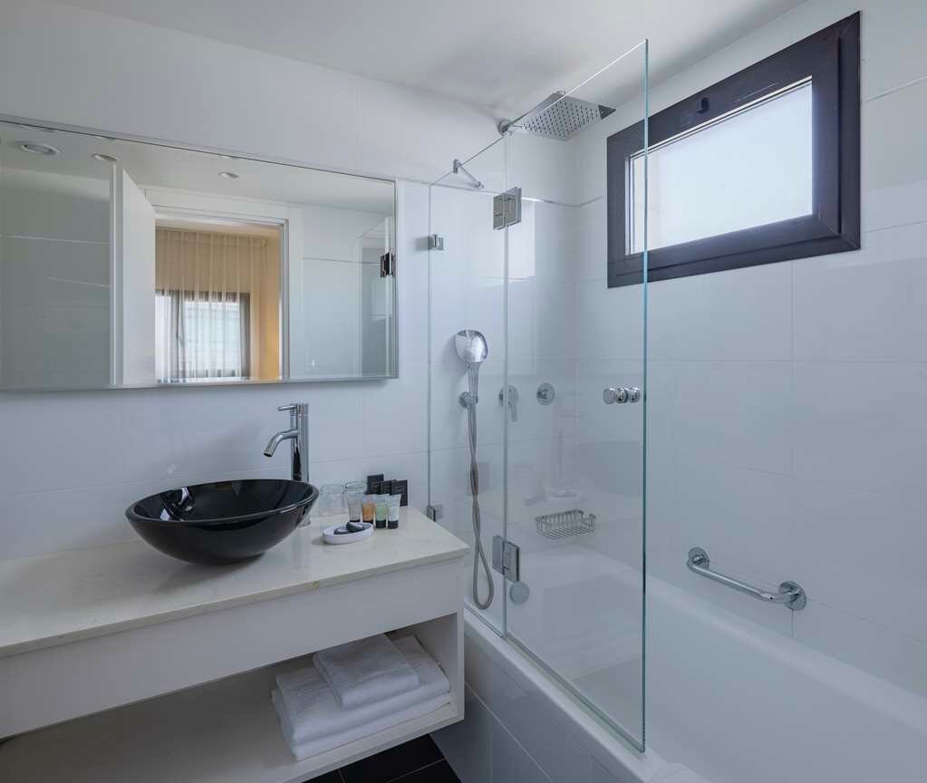 Фото Best Western Regency Suites Hotel
