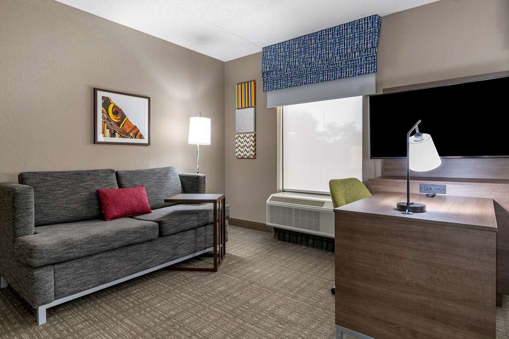 Фото Hampton Inn & Suites Louisville East