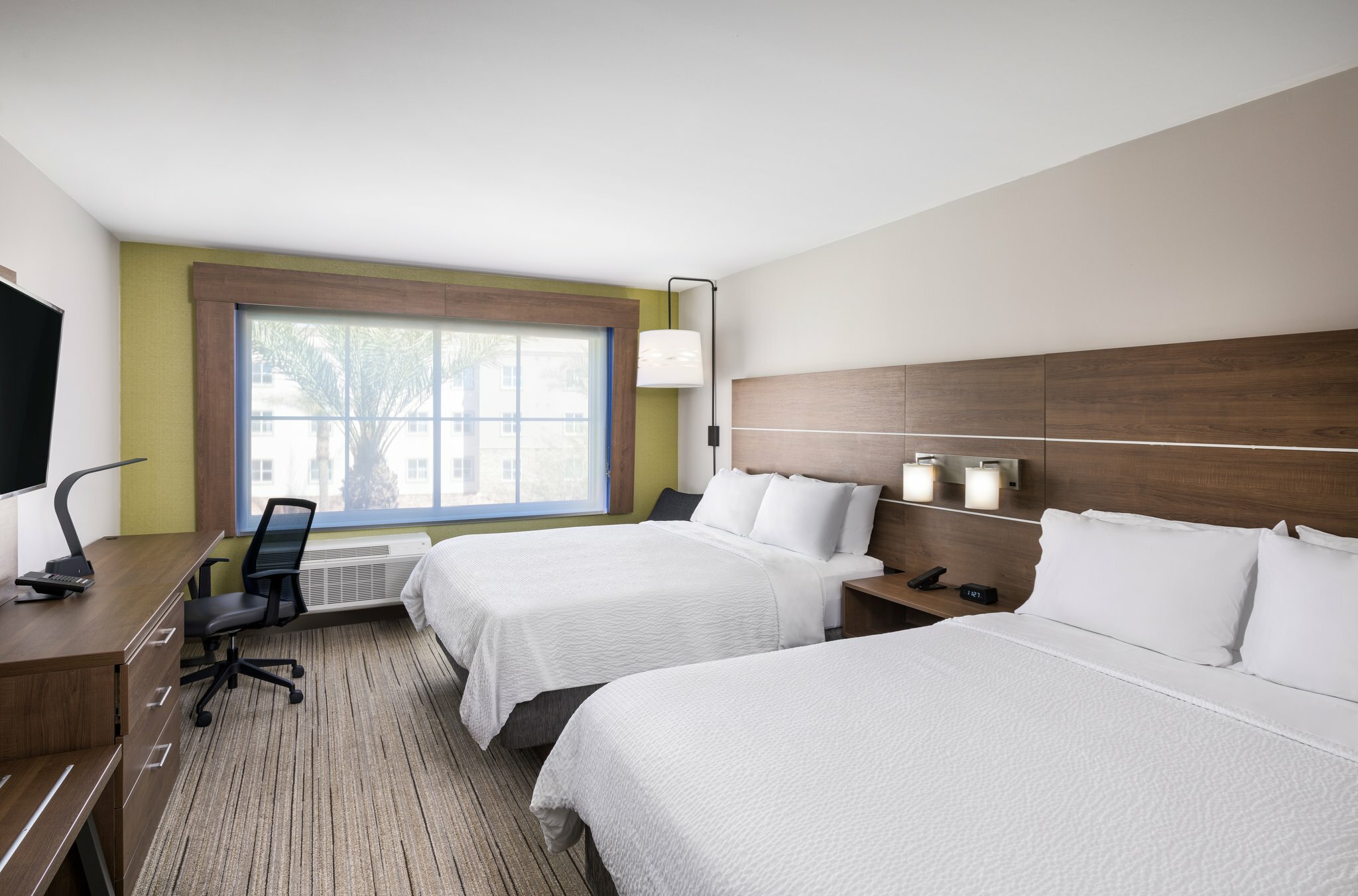 Фото Holiday Inn Express & Suites Phoenix East - Gilbert, an Ihg Hotel