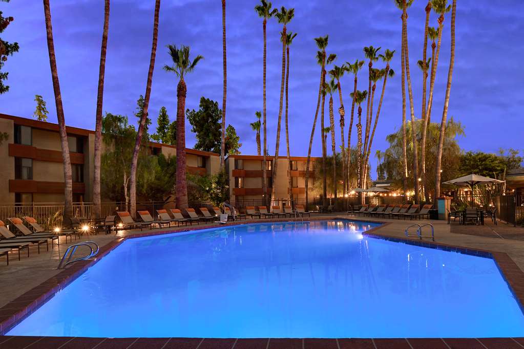 Фото DoubleTree by Hilton Hotel Phoenix Tempe