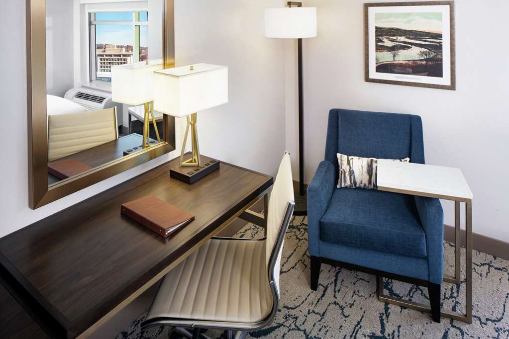 Фото DoubleTree by Hilton Manchester Downtown