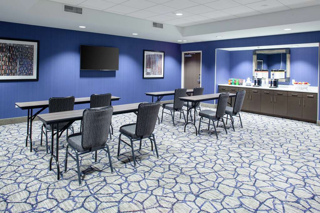 Фото Hampton Inn & Suites Overland Park South