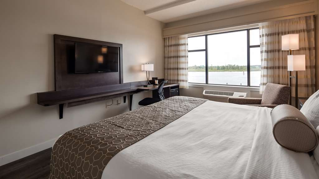 Фото Best Western Plus Coastline Inn