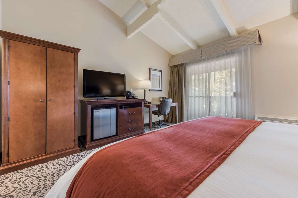 Фото Best Western Tyrolean Lodge