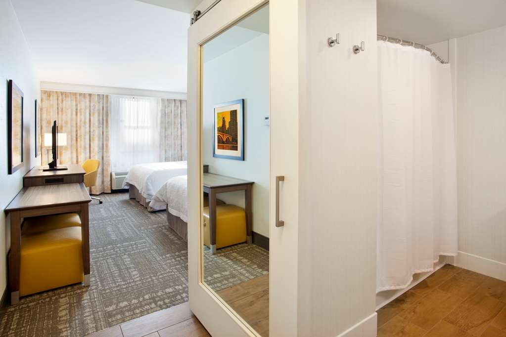 Фото Hampton Inn & Suites Minneapolis Downtown