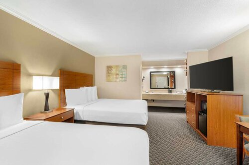 Гостиница Best Western Oxnard Inn в Порт Хаенем