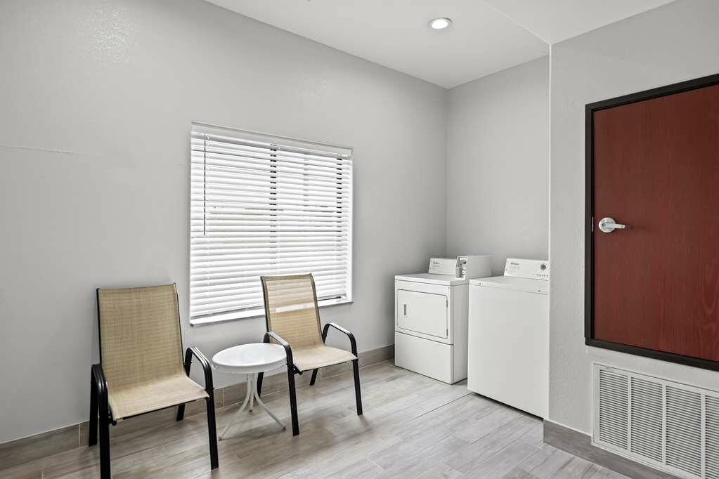 Фото Best Western Palace Inn & Suites