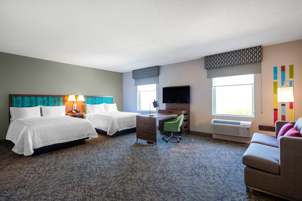 Фото Hampton Inn & Suites by Hilton Edmonton St. Albert