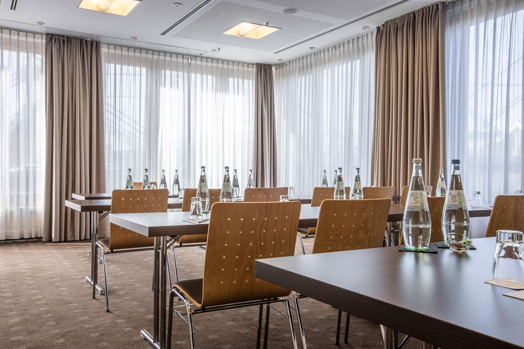 Фото Radisson Blu Hotel, Hannover