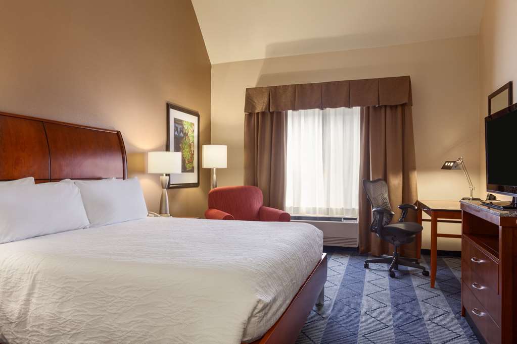 Фото Hilton Garden Inn Lancaster