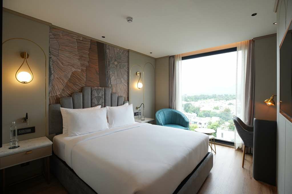 Фото Parallel Hotel