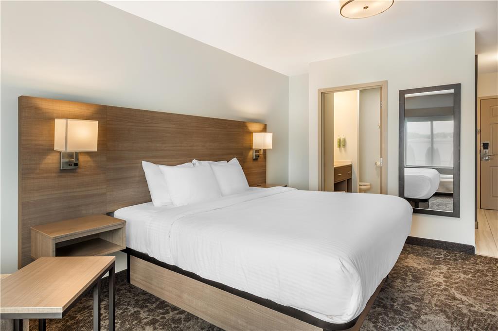 Фото Manchester Inn and Suites