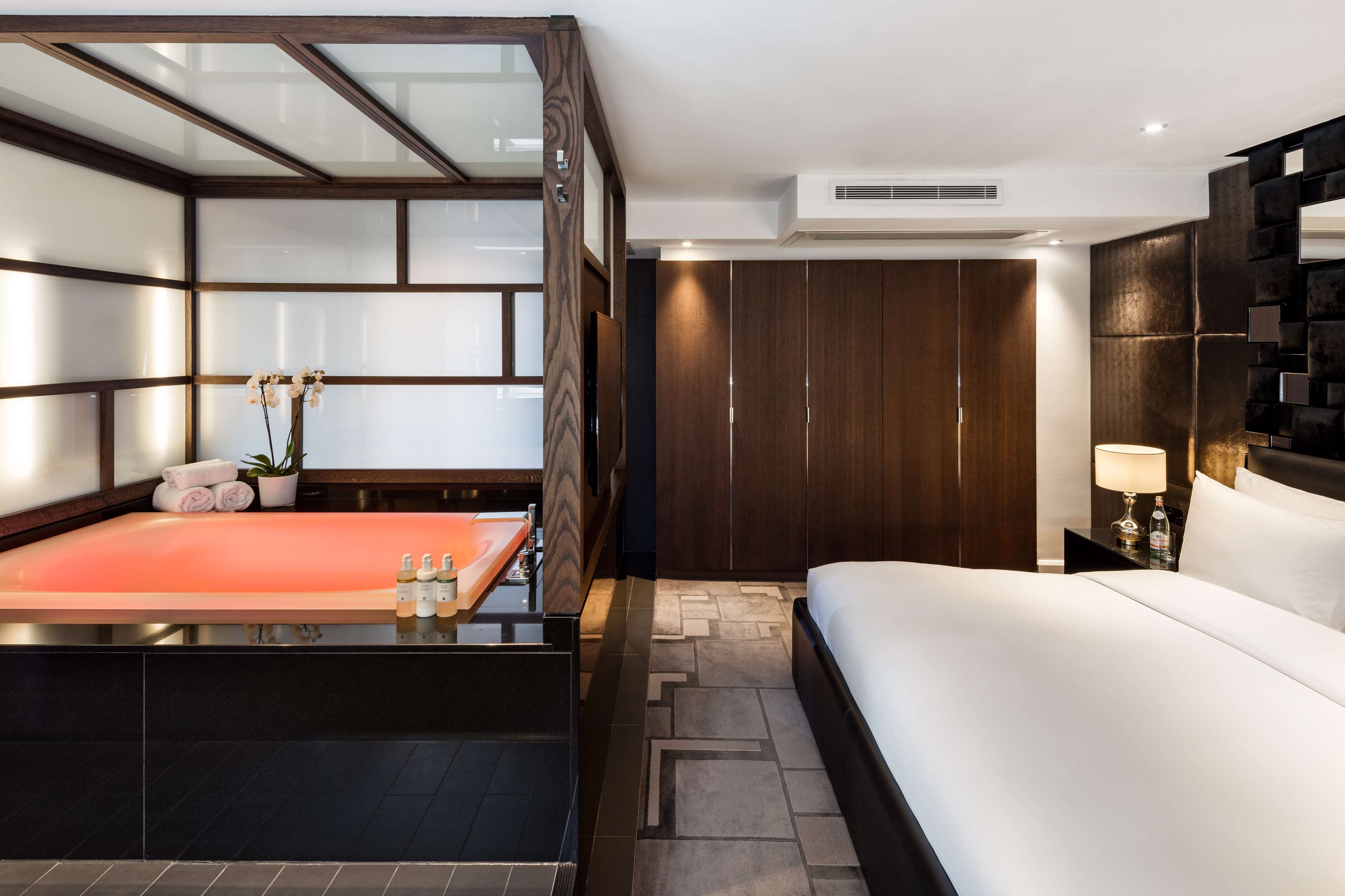 Фото The May Fair, A Radisson Collection Hotel, Mayfair London