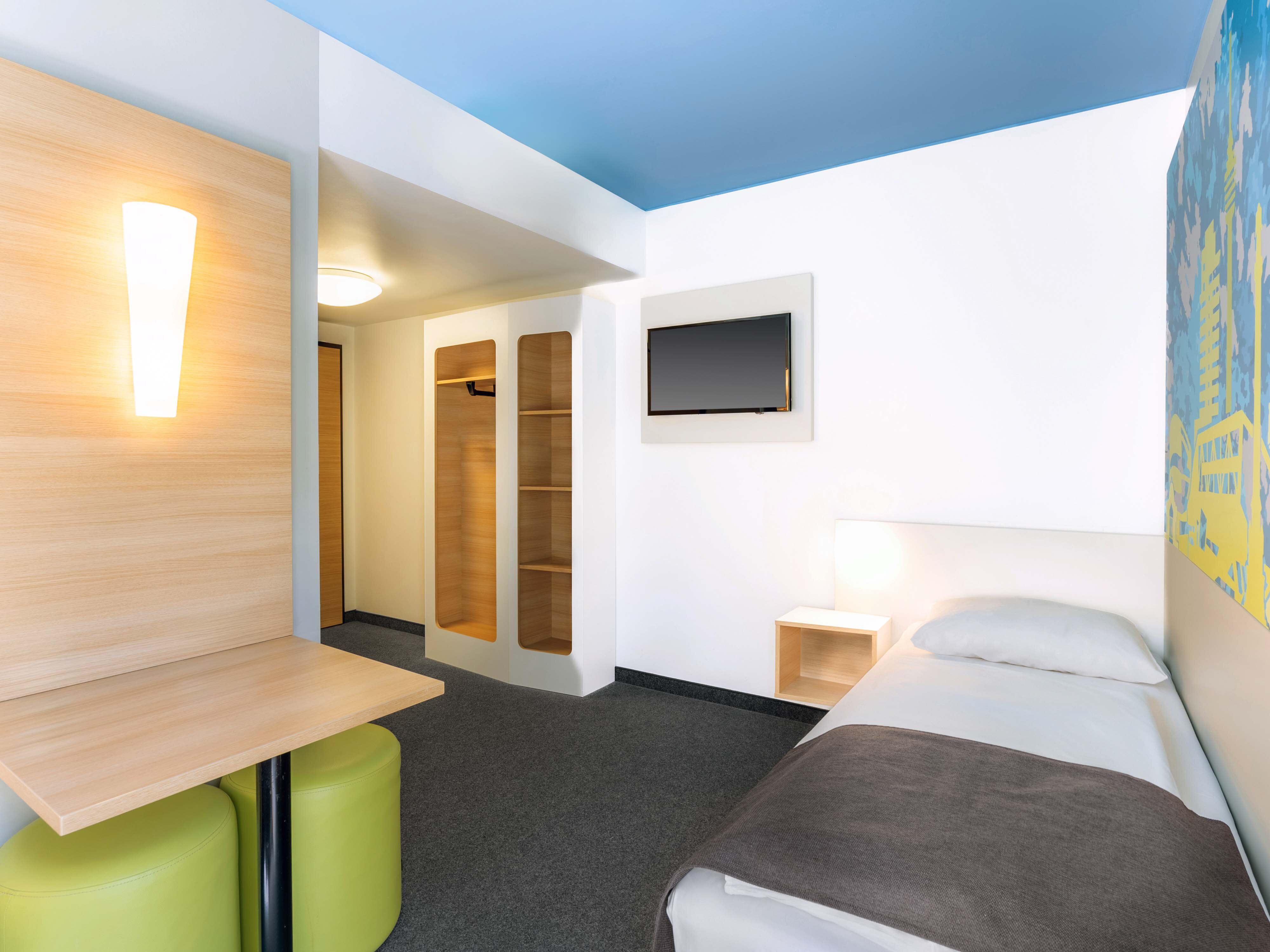 Фото B&b Hotel Stuttgart-City