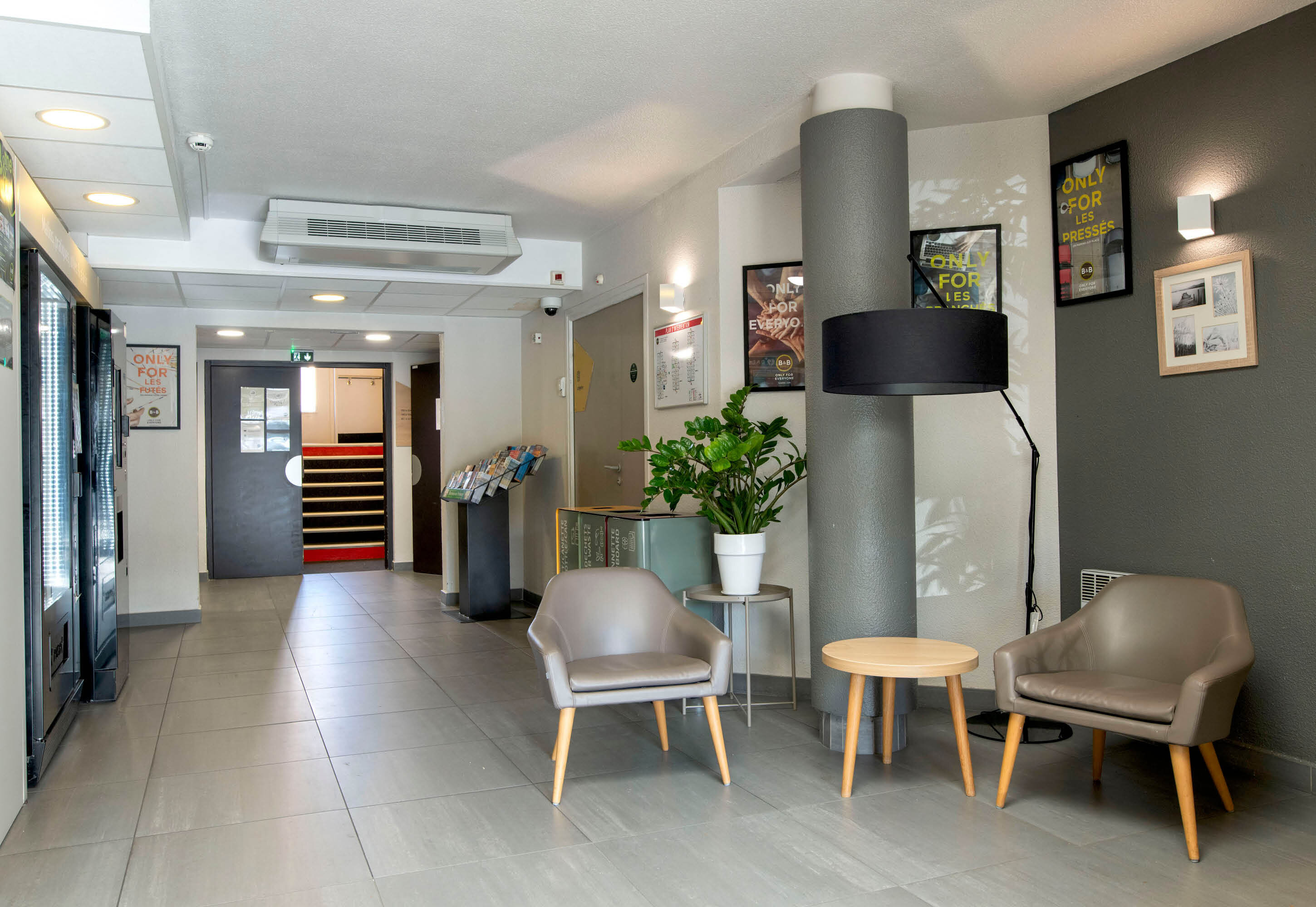 Фото B&b Hotel Avignon - 1