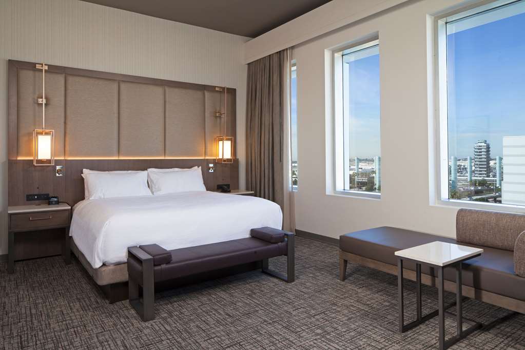 Фото H Hotel Los Angeles, Curio Collection by Hilton