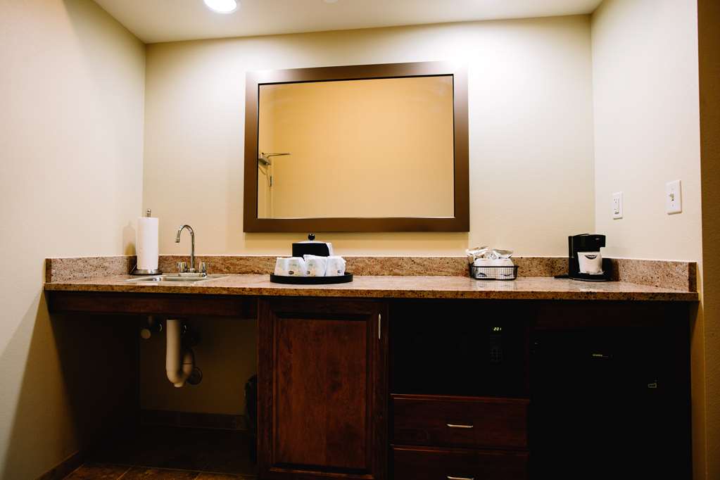 Фото Hampton Inn & Suites Minot Airport, Nd