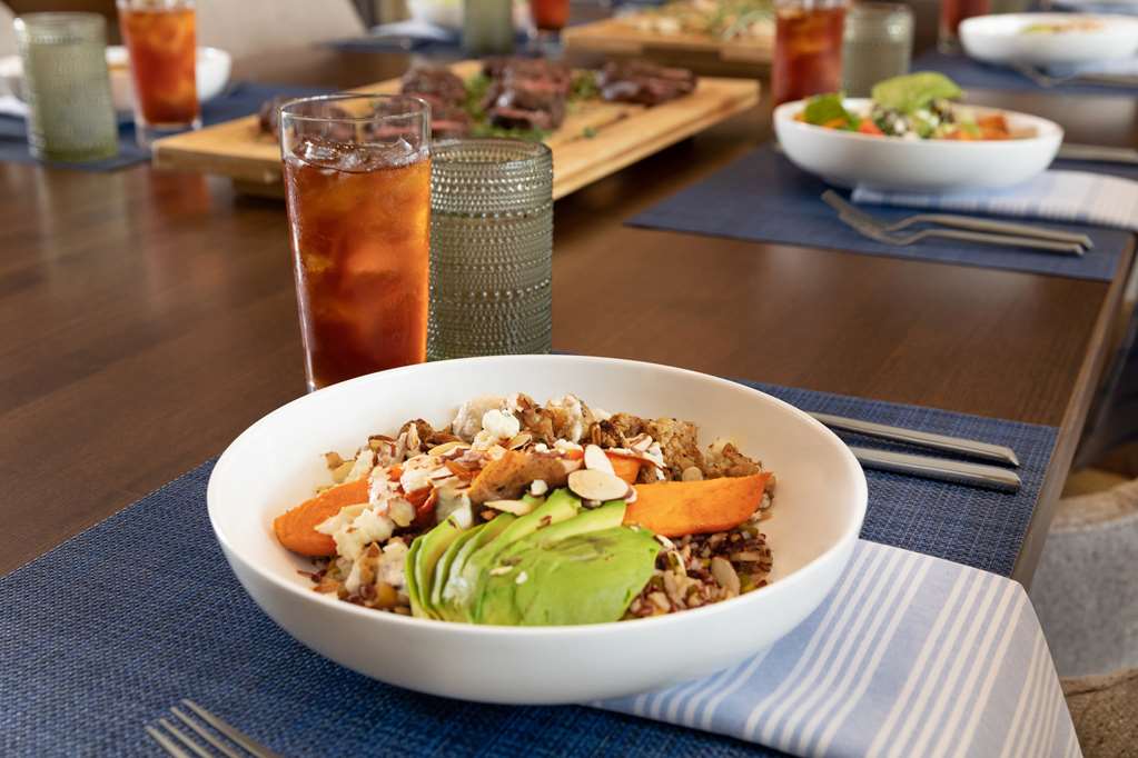 Фото The Slate Denver, Tapestry Collection by Hilton