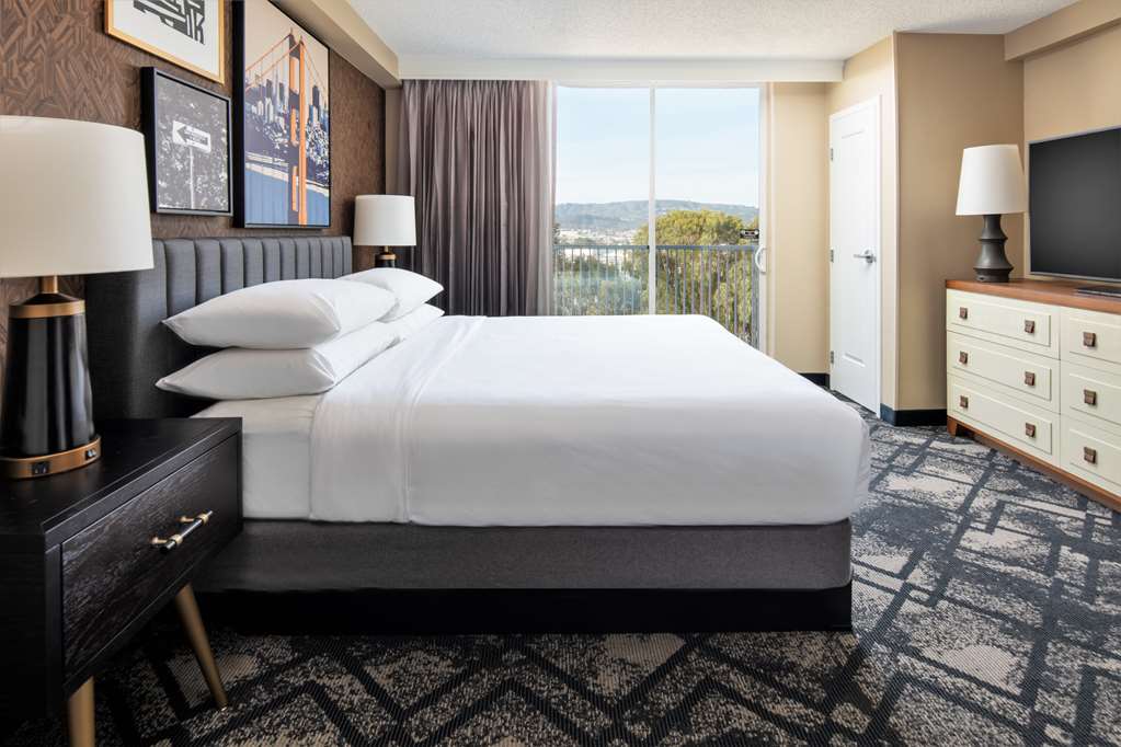 Фото Embassy Suites San Francisco Airport - South San Francisco
