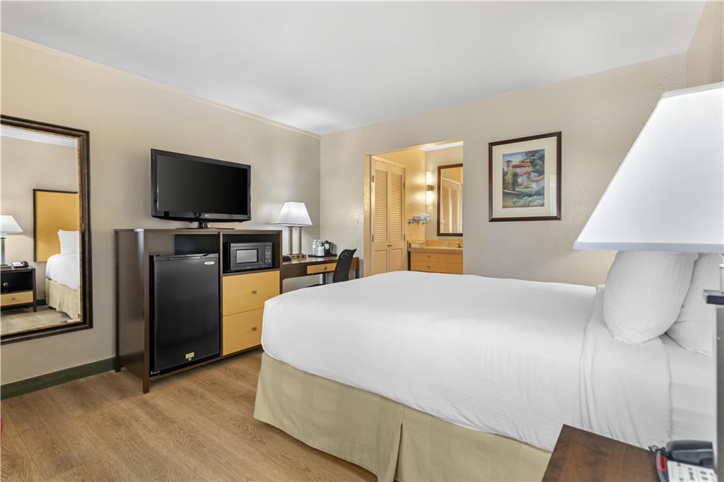 Фото Best Western Petaluma Inn