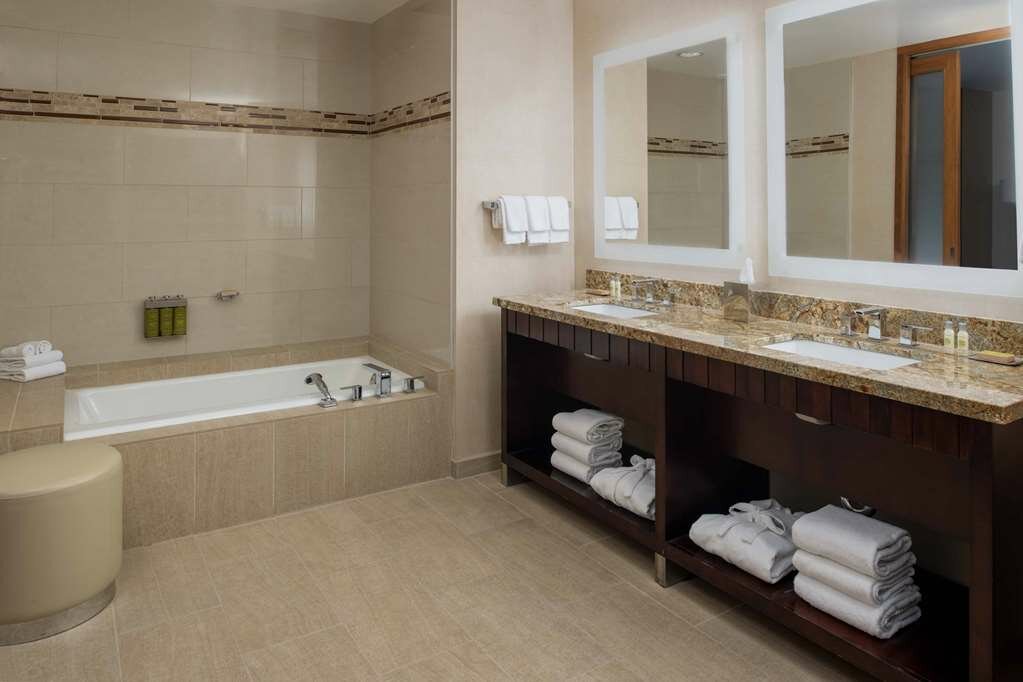 Фото Doubletree Hotel San Francisco Airport