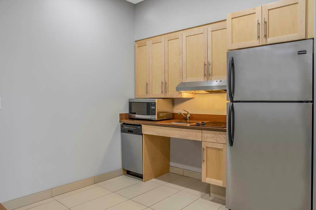 Фото Homewood Suites by Hilton Winnipeg Airport Polo Park MB