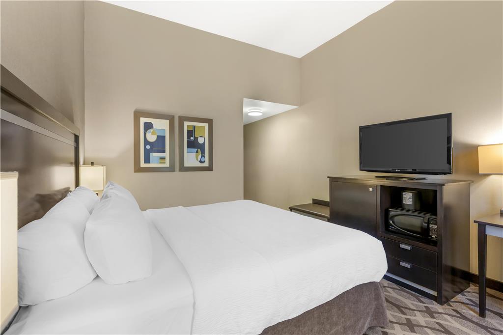 Фото Best Western Plus Travel Hotel Toronto Airport
