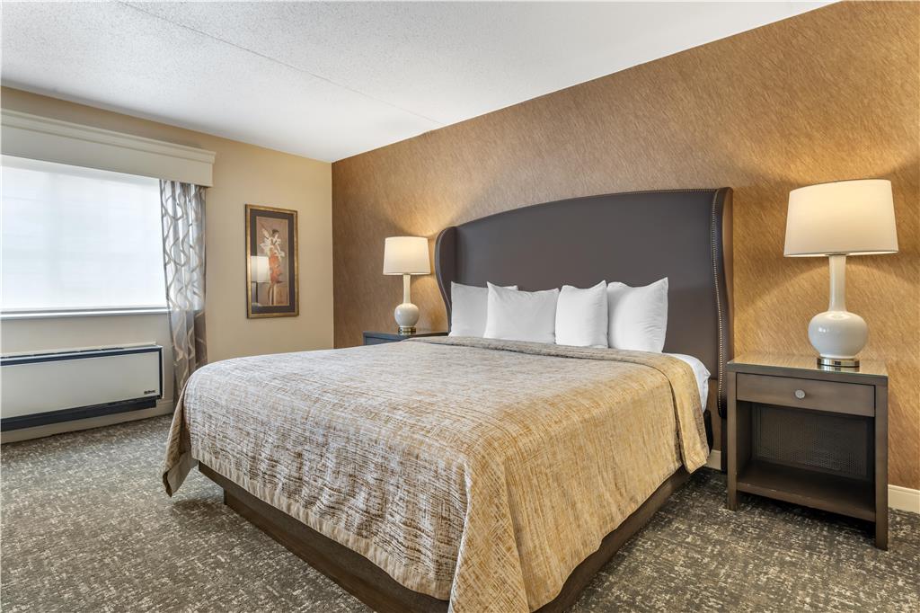 Фото Best Western Plus The Normandy Inn & Suites