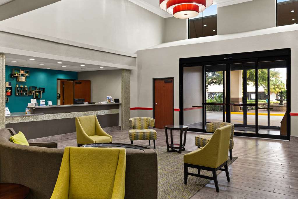 Фото Best Western Galleria Inn & Suites