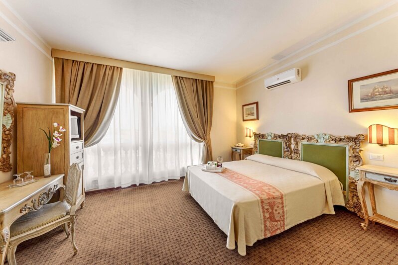 Фото Colonna Palace Mediterraneo