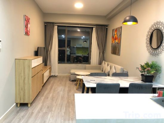 Фото River Gate Deluxe Apartment