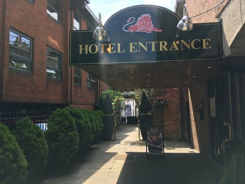 Гостиница Red Lion Hotel в Бейзингстоке